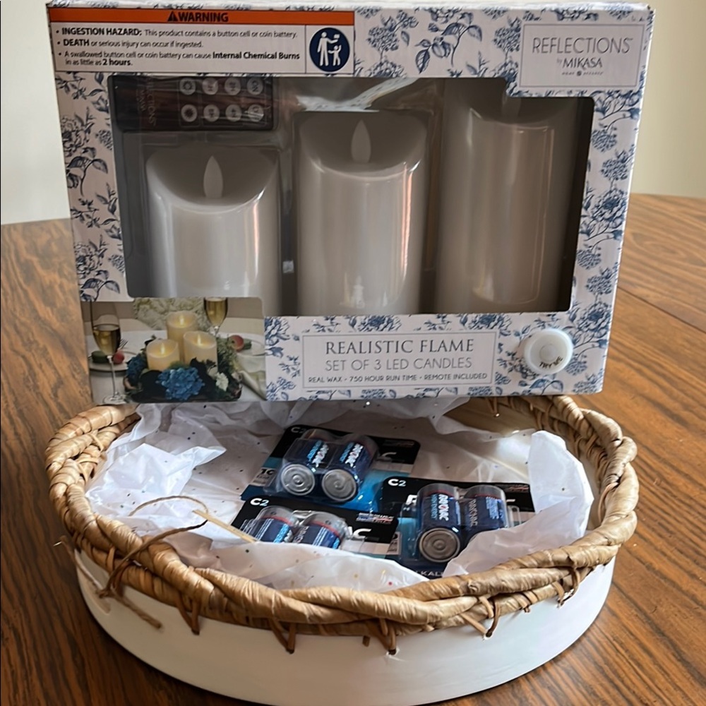 Set of 3 LED Candles with Realistic Flame incl Decorative Tray and Batteries